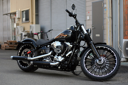 2017年 ソフテイル ブレイクアウト FXSB ピンストライプ