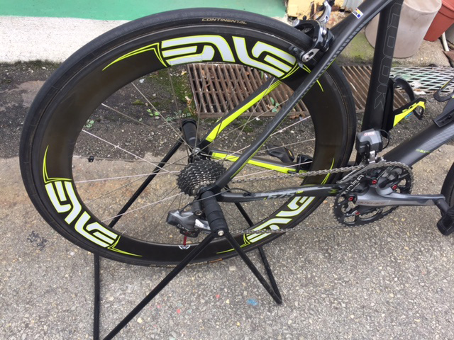 ロードバイク,LOOK,ペイント,ピンストライプ