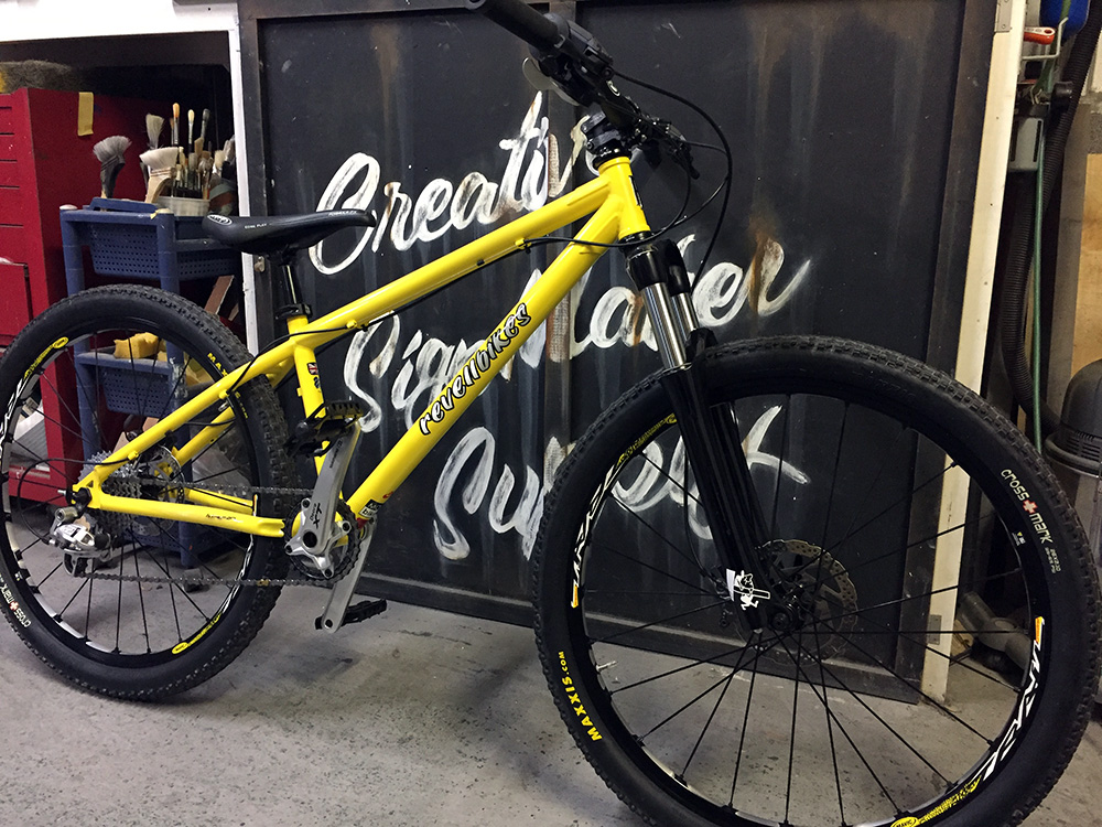 MTB,ピンストライプ,レタリング