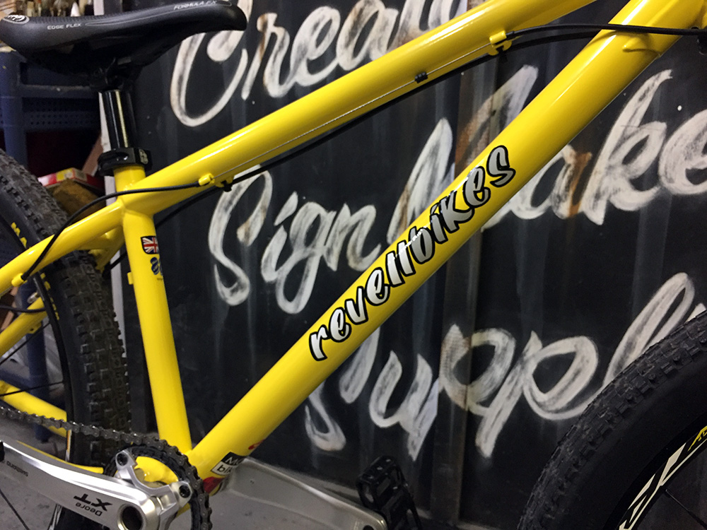 MTB,ピンストライプ,レタリング