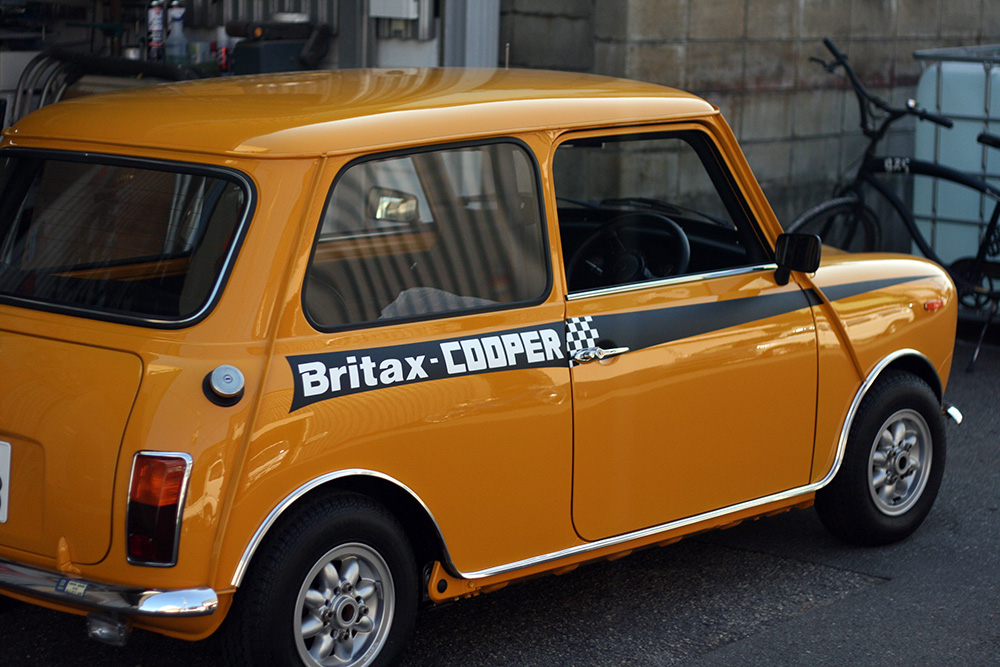 Britax-Cooper,ミニクーパー,ピンストライプ,レタリング