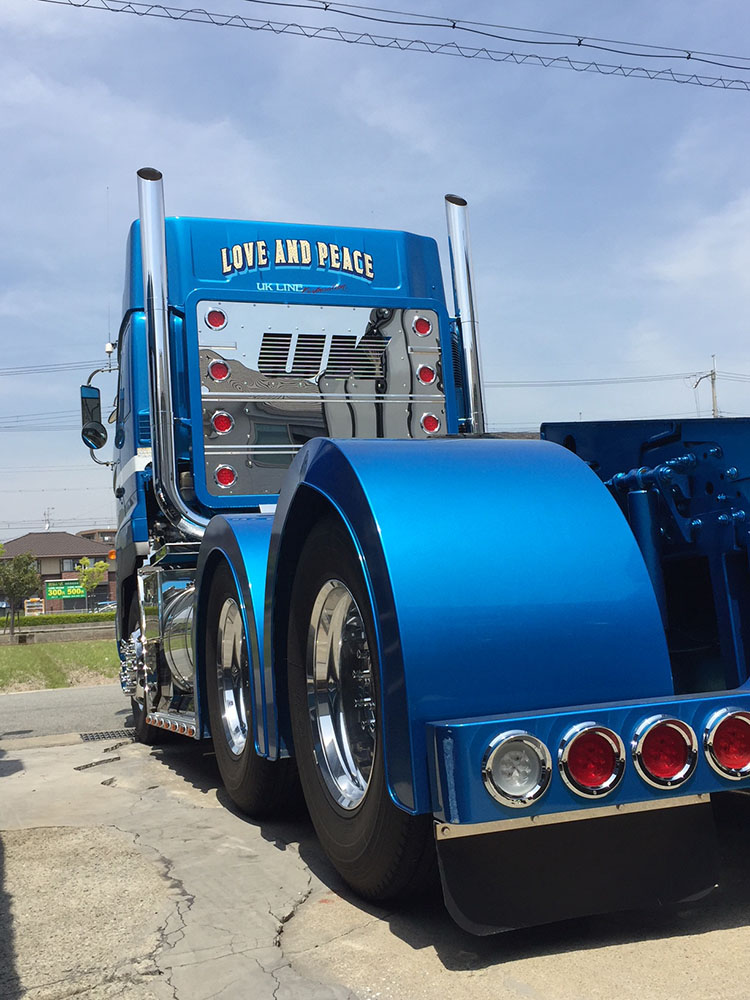 トラック トレーラーヘッド ゴールドリーフ サインペイント