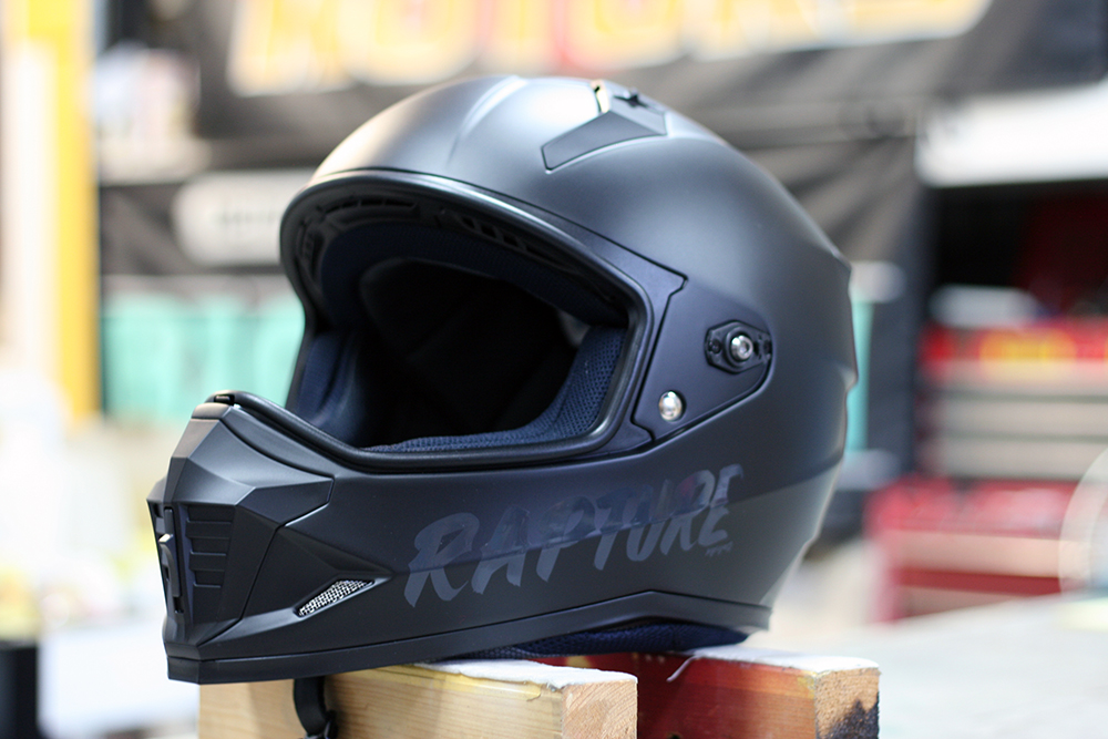 ヘルメット,レタリング,ピンストライプ