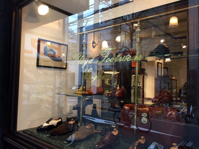 Lloyd Footwear ロイドフットウェア大阪,金箔文字,ウインドウサイン