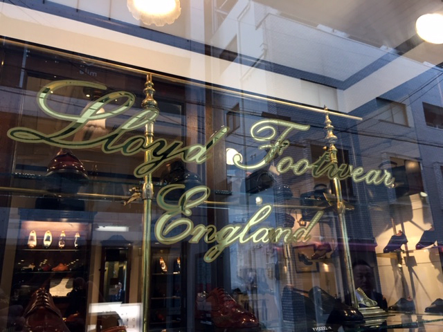 Lloyd Footwear ロイドフットウェア大阪,金箔文字,ウインドウサイン