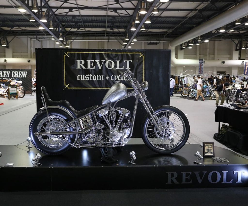 REVOLT CUSTOM CYCLES,ナックルヘッド,カスタムペイント