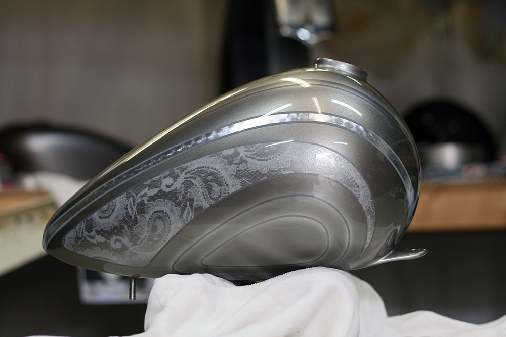 REVOLT CUSTOM CYCLES,ナックルヘッド,カスタムペイント