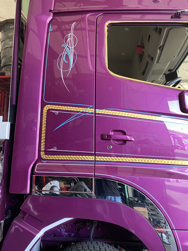 日野トラック,アメリカン,ピンストライプ