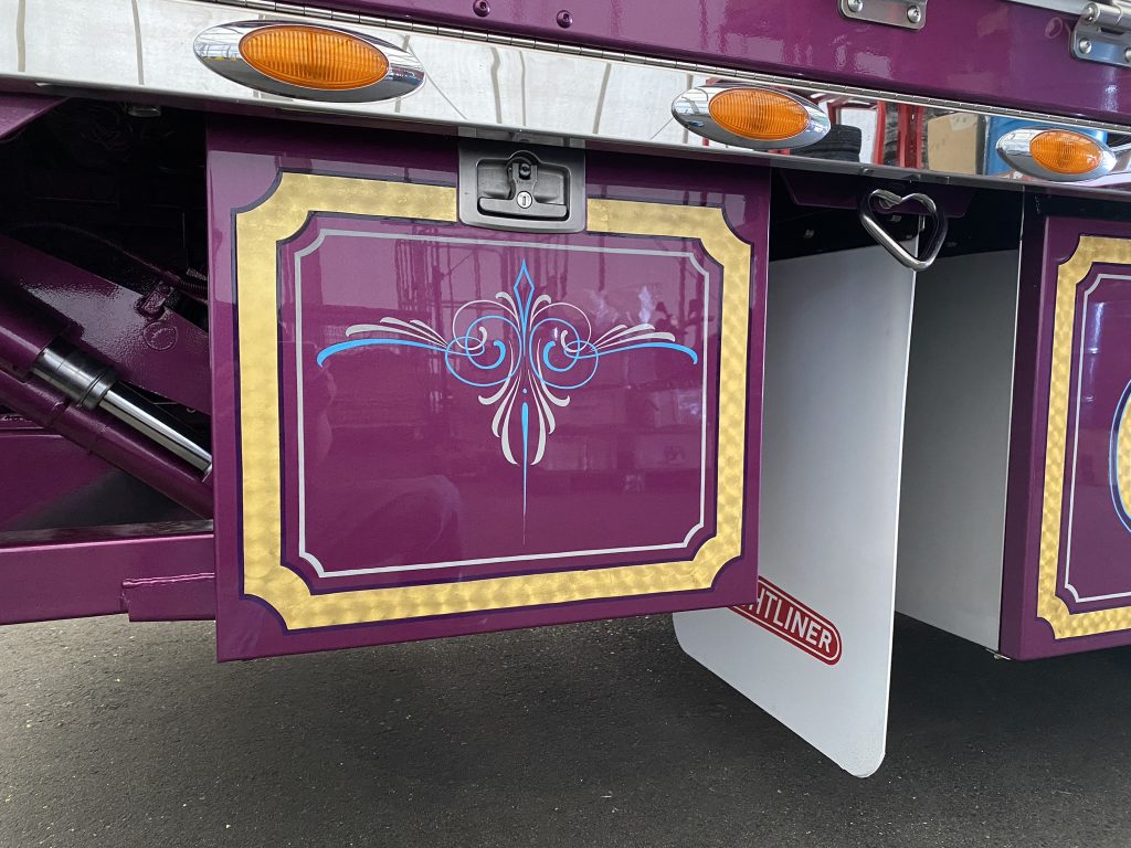 日野トラック,アメリカン,ピンストライプ