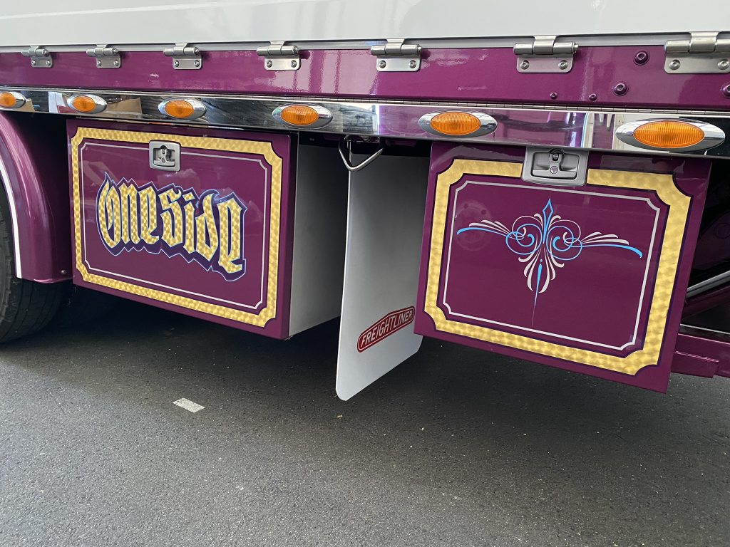 日野トラック,アメリカン,ピンストライプ