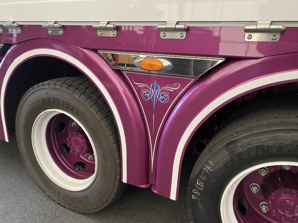 日野トラック,アメリカン,ピンストライプ