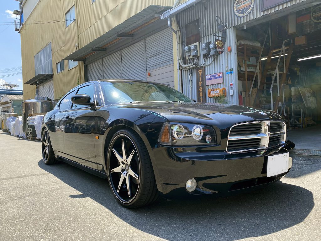 ダッジチャージャー,ピンストライプ,ゴールドリーフレタリング