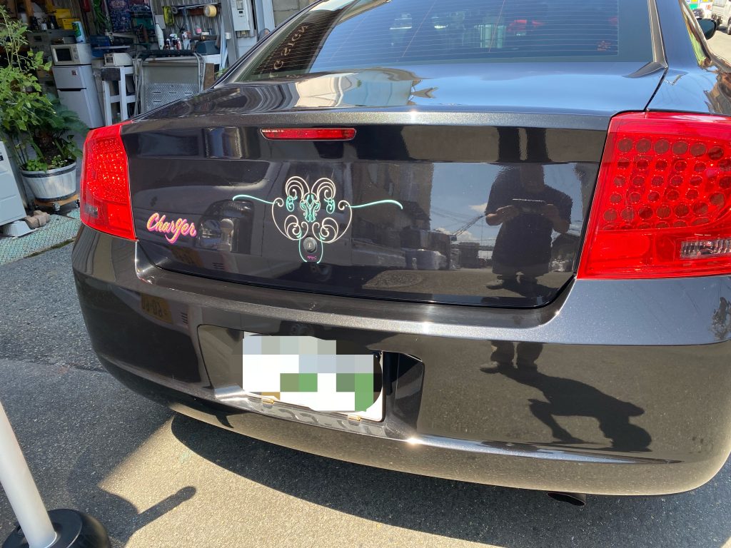 ダッジチャージャー,ピンストライプ,ゴールドリーフレタリング