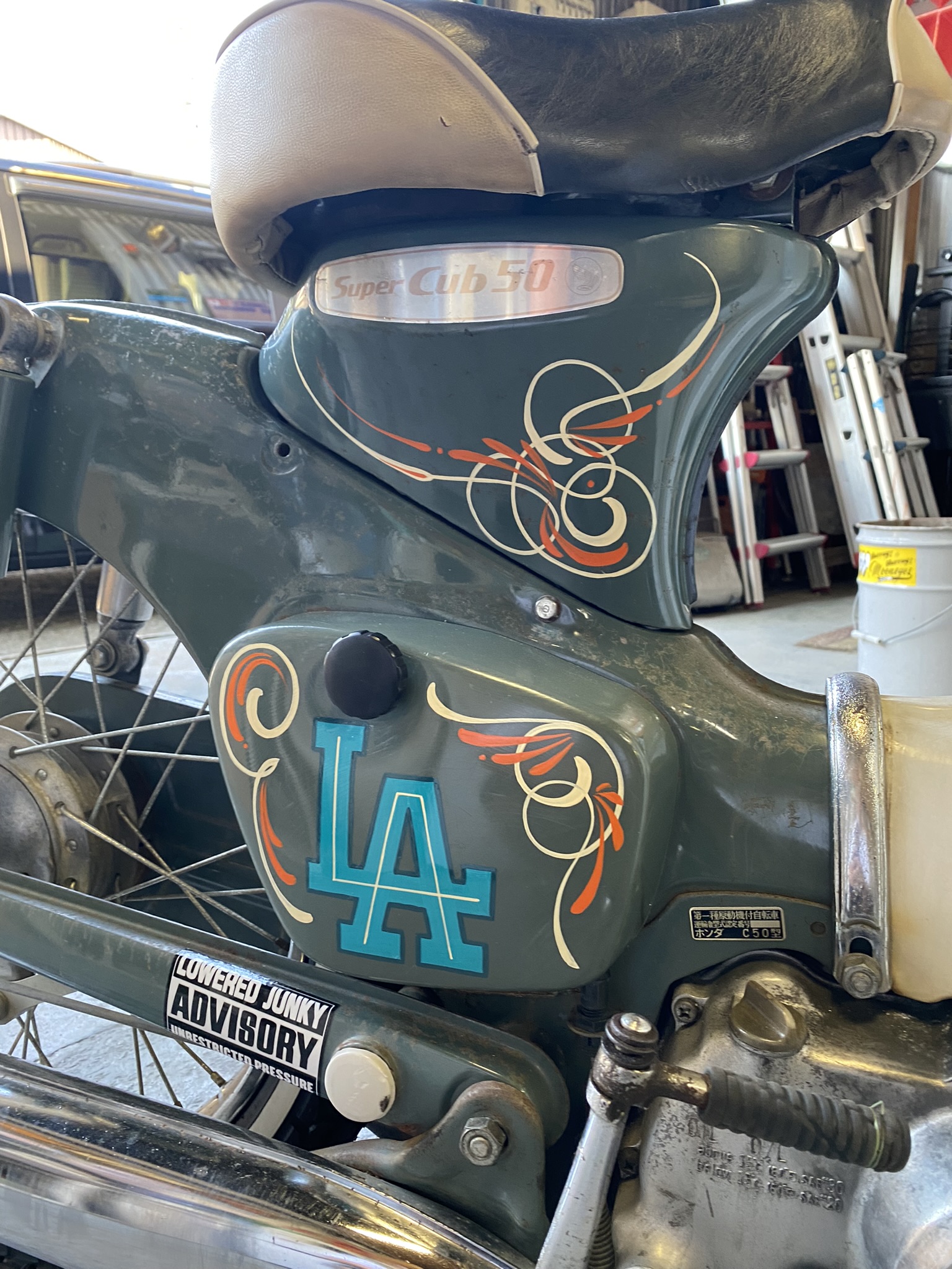 ホンダ カブ ピンストライプ